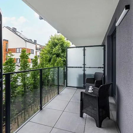 Seaside With Parking, Air Conditioning And Elevator Close To The By Renters