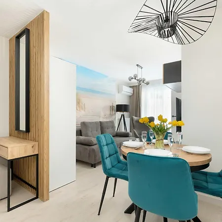 Seaside With Parking, Air Conditioning And Elevator Close To The By Renters Апартаменты Нехоже