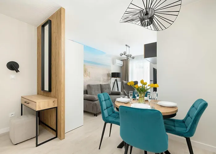 Seaside With Parking, Air Conditioning And Elevator Close To The By Renters アパート ニエホジェ