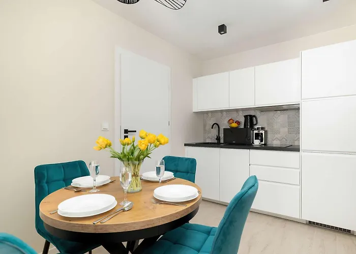 アパート Seaside With Parking, Air Conditioning And Elevator Close To The By Renters ニエホジェ